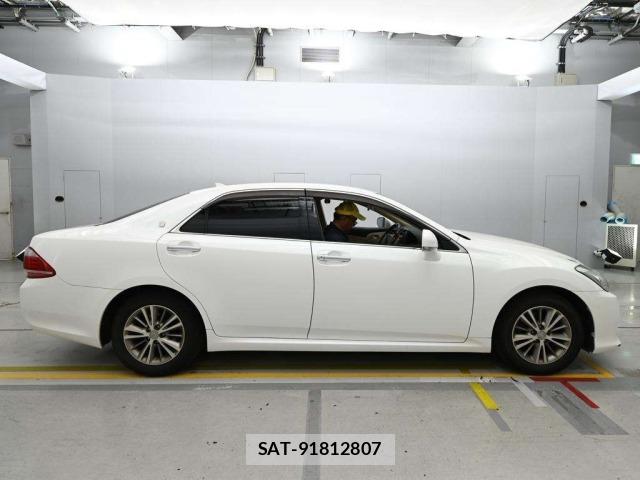 Toyota CROWN 2010 8937209-3