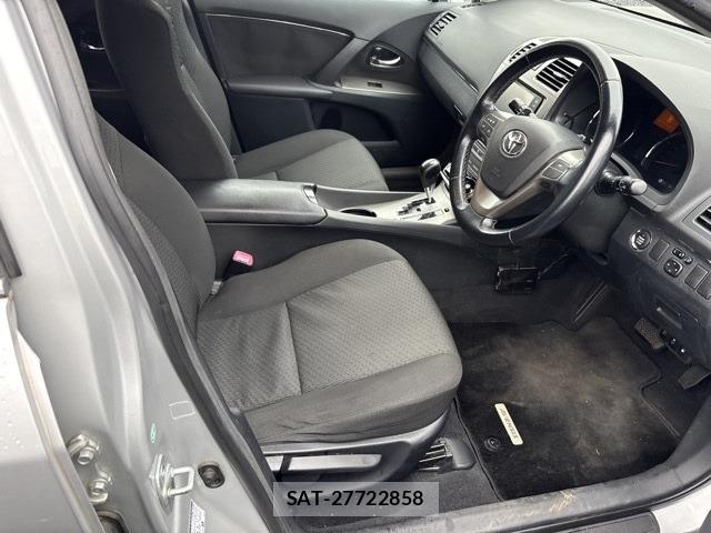 Toyota AVENSIS WAGON 2011 8722709-8