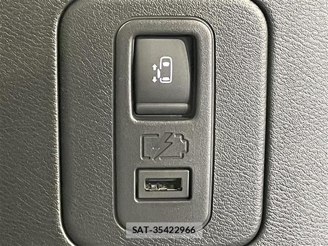 Nissan SERENA 2022 8925979-7