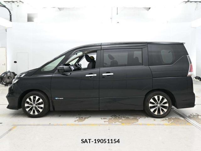Nissan SERENA 2017 8693067-4