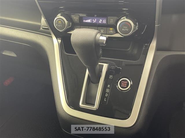 Nissan SERENA 2017 8926004-12