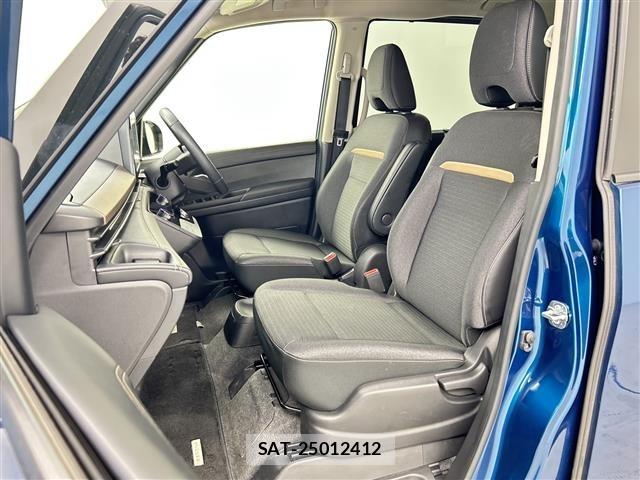Nissan SERENA 2024 8926005-6