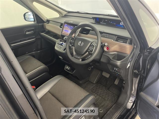 Honda FREED 2023 8684438-4