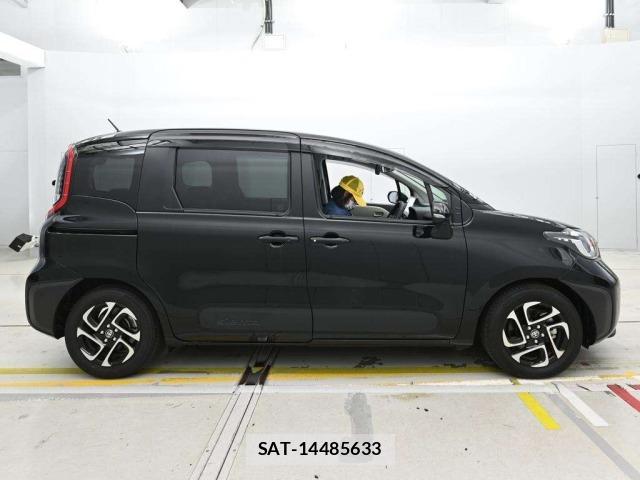 Toyota SIENTA 2024 8903058-3