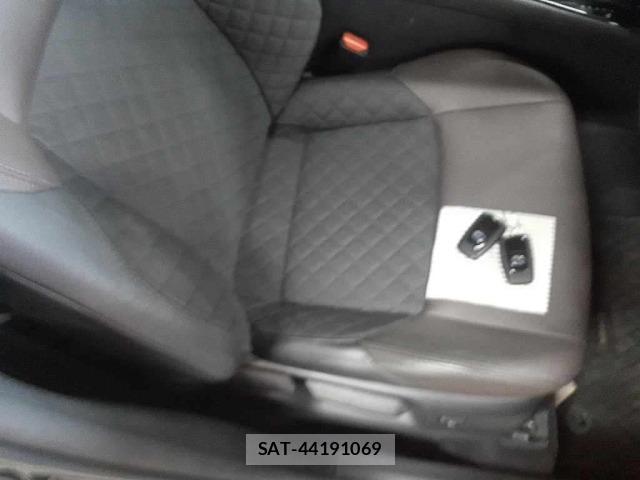Toyota C-HR 2017 8862814-10