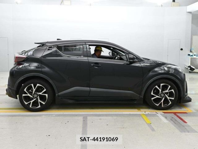 Toyota C-HR 2017 8862814-3
