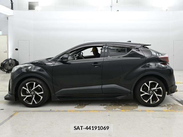 Toyota C-HR 2017 8862814-4