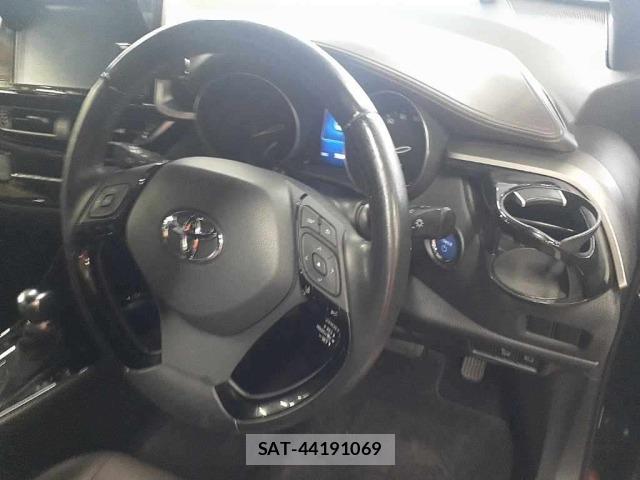 Toyota C-HR 2017 8862814-9