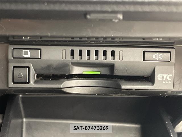 Toyota CAMRY 2018 8885302-18
