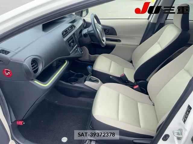 Toyota AQUA 2012 8682951-3