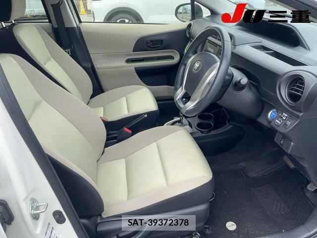 Toyota AQUA 2012 8682951-4