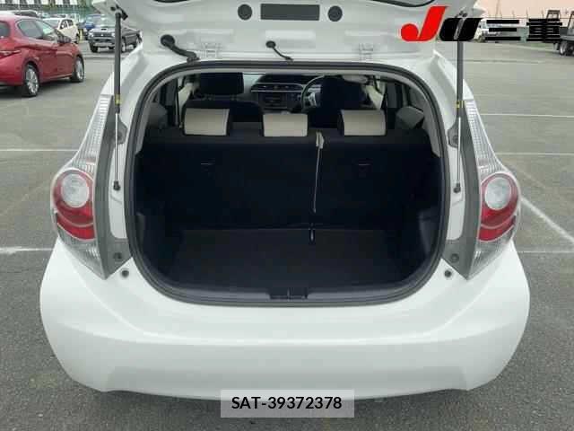 Toyota AQUA 2012 8682951-7