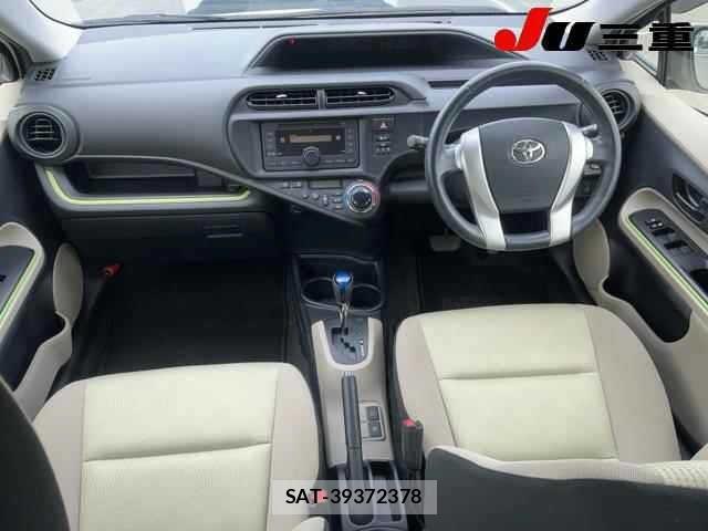 Toyota AQUA 2012 8682951-8