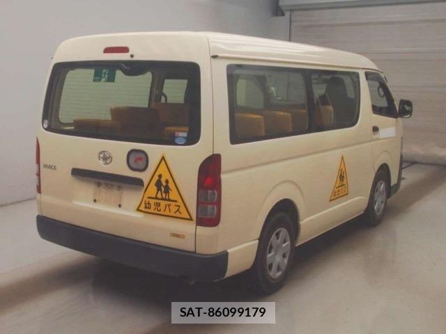 Toyota HIACE WAGON 2018 8701673-1