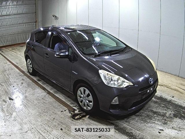 Toyota AQUA 2012 8949821-0