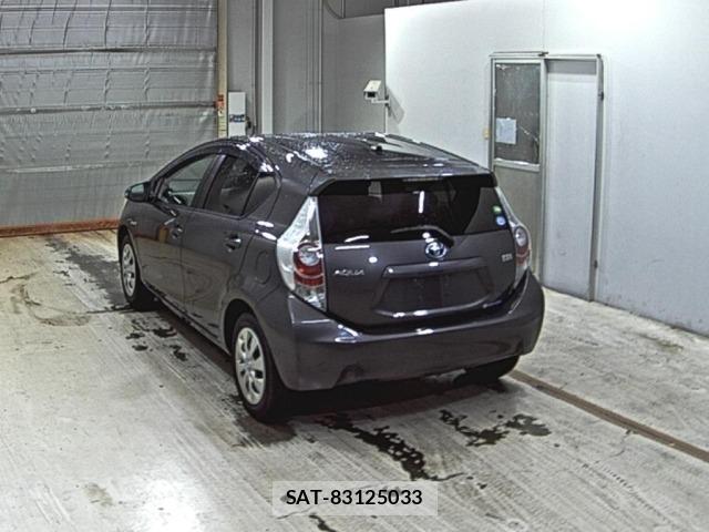 Toyota AQUA 2012 8949821-1