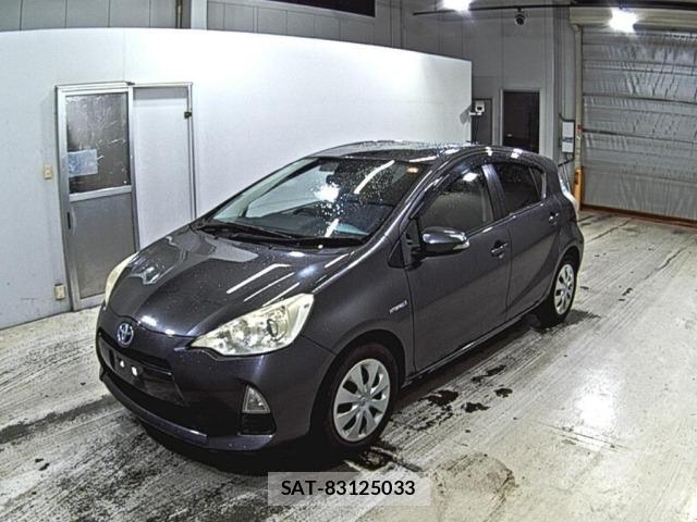 Toyota AQUA 2012 8949821-4