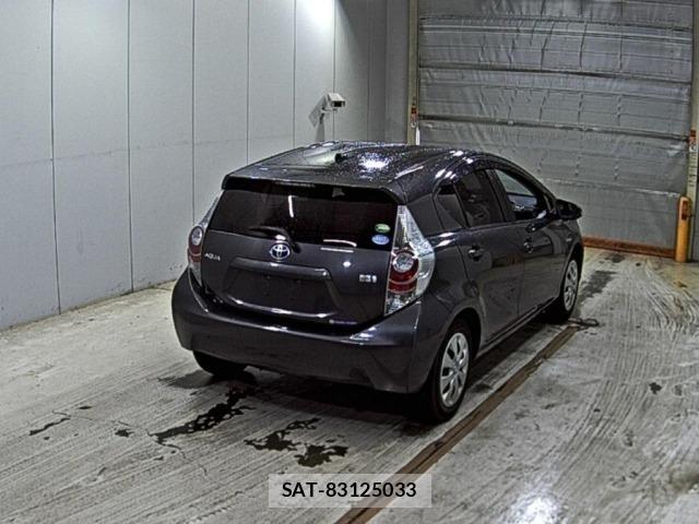 Toyota AQUA 2012 8949821-5
