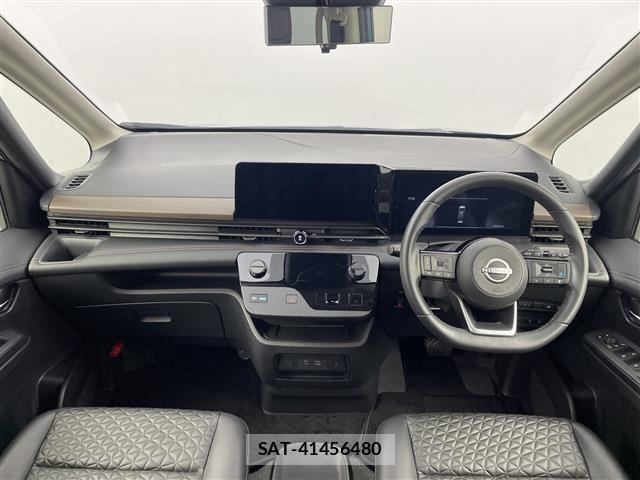 Nissan SERENA 2024 8926028-14