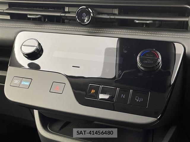Nissan SERENA 2024 8926028-20