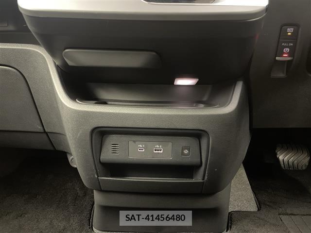 Nissan SERENA 2024 8926028-22