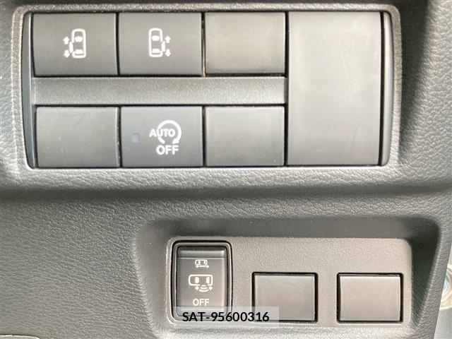 Nissan ROOX 2022 8902771-7