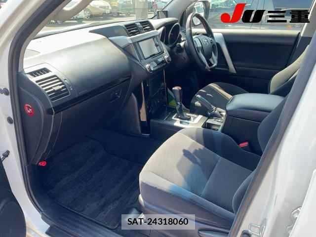 Toyota LAND CRUISER PRADO 2016 8676512-3