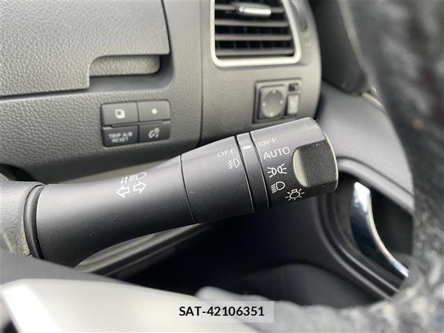 Nissan SERENA 2015 8926040-7