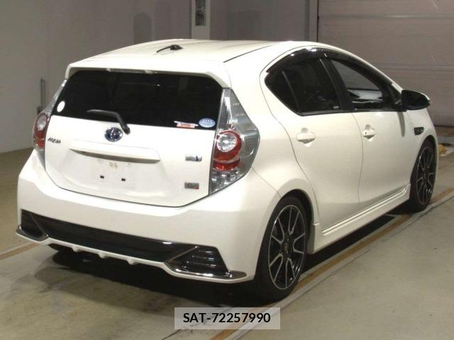 Toyota AQUA 2014 8682911-1