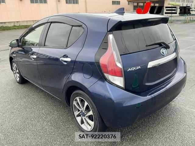 Toyota AQUA 2016 8862352-1