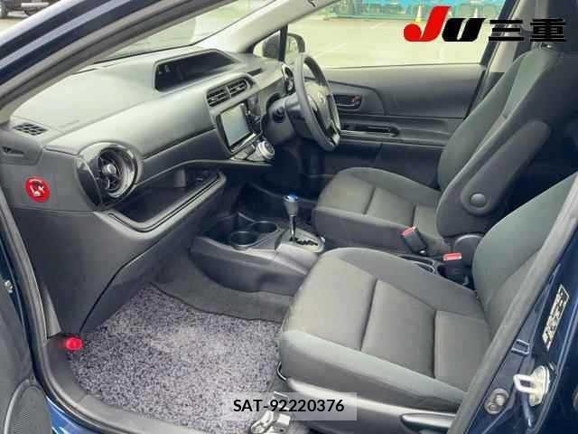 Toyota AQUA 2016 8862352-3