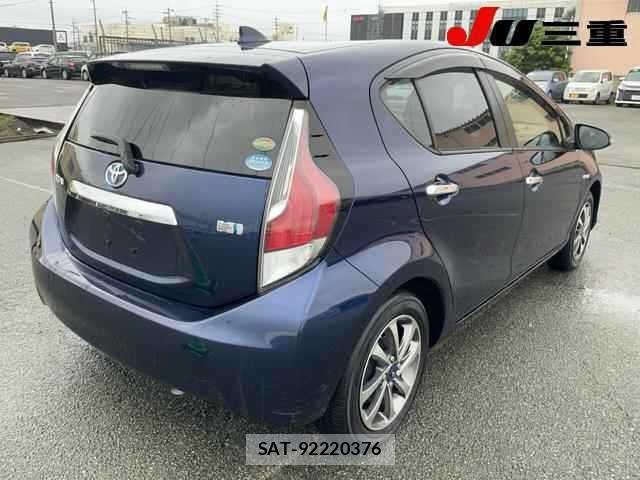 Toyota AQUA 2016 8862352-6