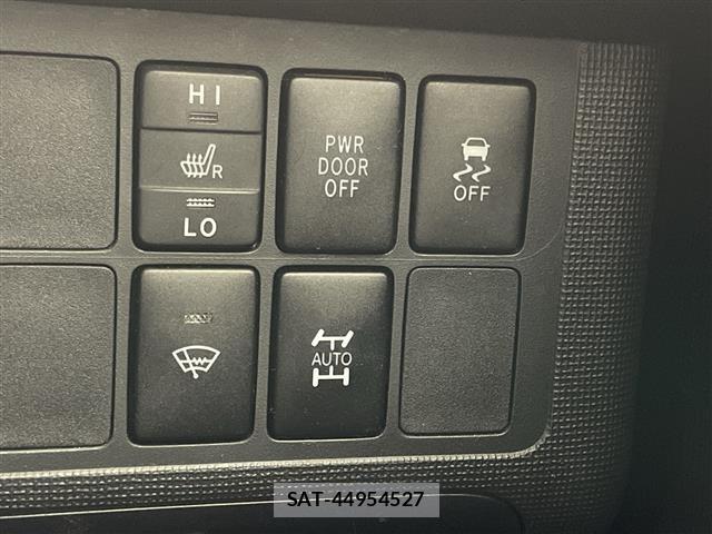 Toyota PORTE 2012 8702600-17