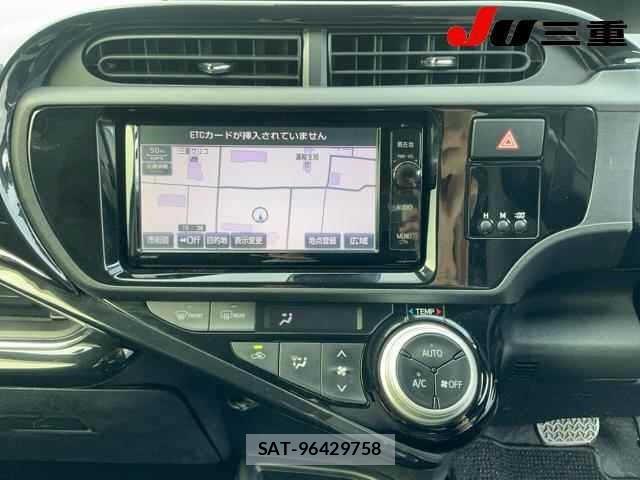 Toyota AQUA 2016 8862353-11