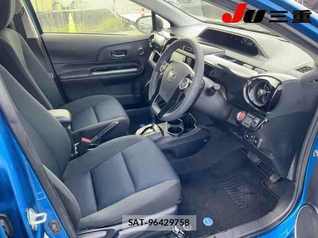 Toyota AQUA 2016 8862353-4