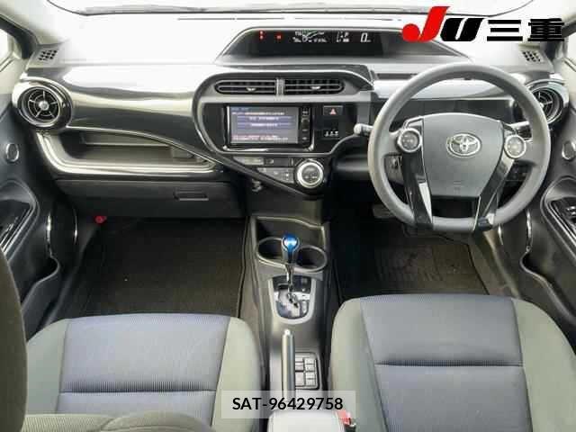 Toyota AQUA 2016 8862353-8