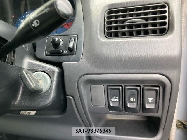 Subaru SUBARU 2005 8809729-5