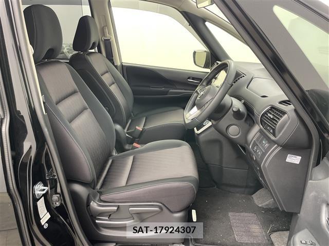 Nissan SERENA 2017 8926056-1