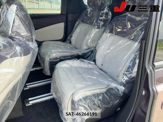 Nissan ELGRAND 2026 8689646-10