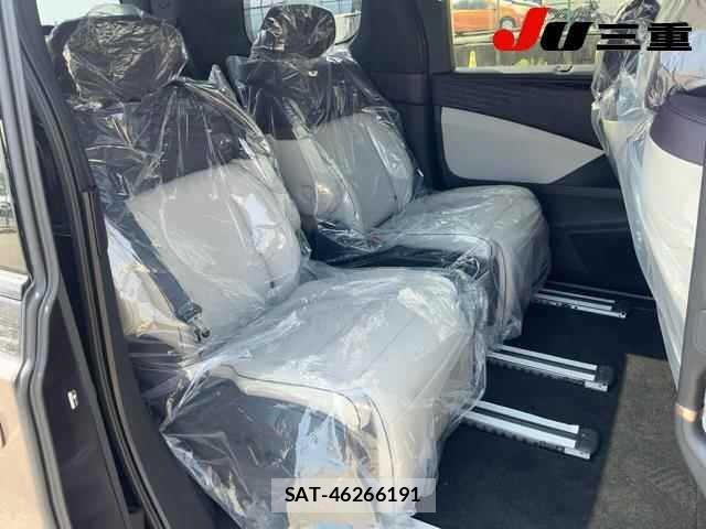Nissan ELGRAND 2026 8689646-5