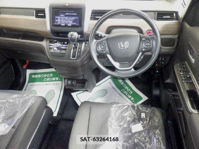 Honda FREED 2022 8715762-3
