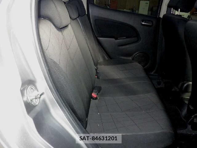 Mazda DEMIO 2013 8907581-8