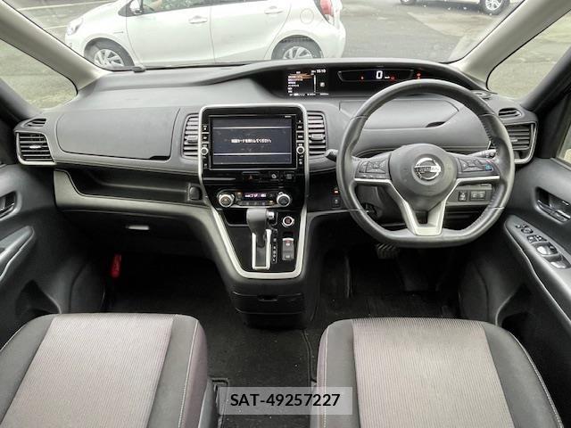 Nissan SERENA 2017 8926089-14