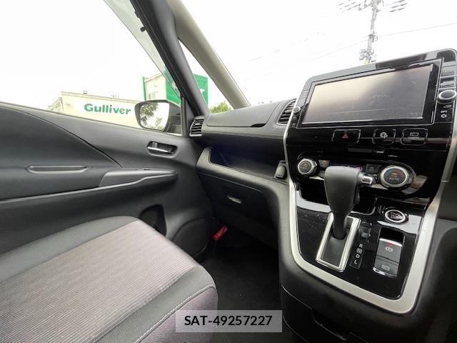 Nissan SERENA 2017 8926089-15
