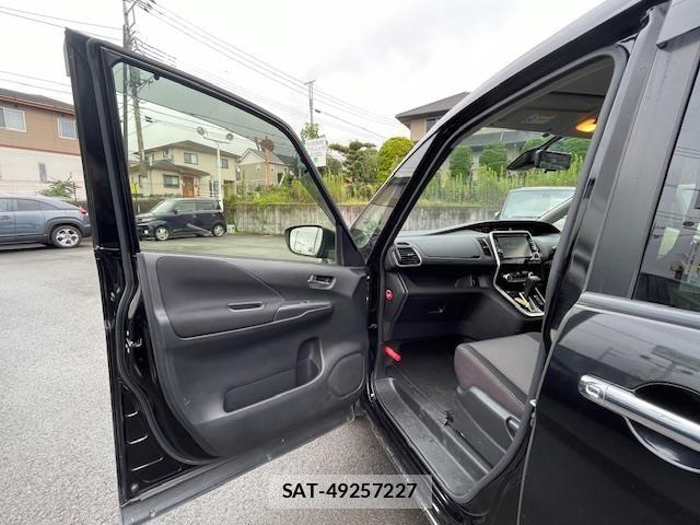 Nissan SERENA 2017 8926089-4