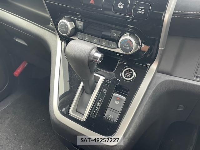 Nissan SERENA 2017 8926089-5