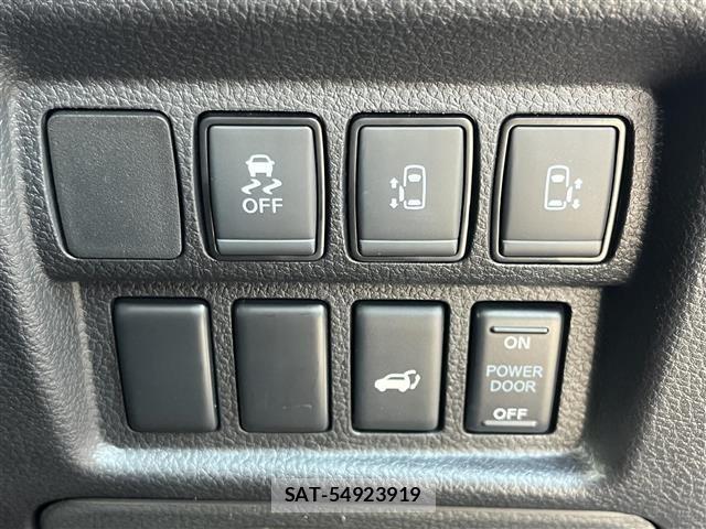 Nissan ELGRAND 2025 8689695-3
