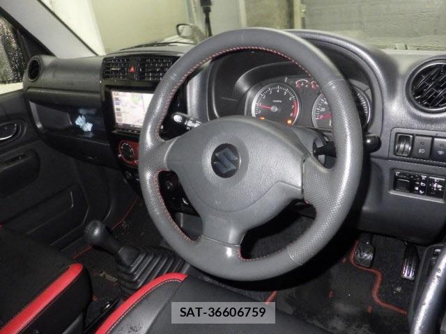 Suzuki JIMNY SIERRA 2013 8916132-3