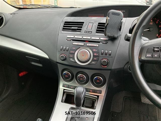 Mazda AXELA 2009 8911701-3