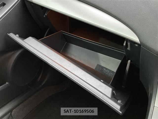 Mazda AXELA 2009 8911701-4